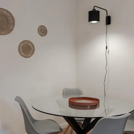 2bed In Apartment *